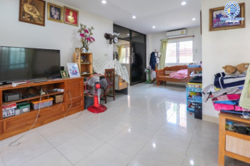 *****บ้านเดี่ยวมือสองย่านนนทบุรี ม.บางกอกการ์เด้นท์ กาญจนาภิเษก บนเนื้อที่ 51 ตร.ว. ฟังก์ชันครบจัดเต็ม 3 ห้องนอน 3 ห้องน้ำ จอดรถ 2 คัน บ้านสวยพร้อมอยู่ บรรยากาศร่มรื่น สงบ บนทำเลที่ดี เดินทางสะดวก ใกล้เซ็นทรัลเวสต์เกต และทางด่วนศรีรัช เพียงไม่กี่นาถึงถึง รถไฟฟ้าสถานี "ตลาดบางใหญ่" พร้อมราคาสุดพิเศษ!